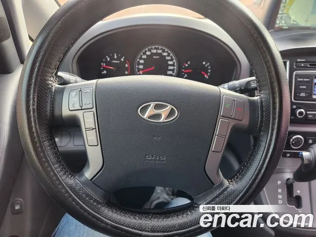 Hyundai Starex 2016 — фото 15