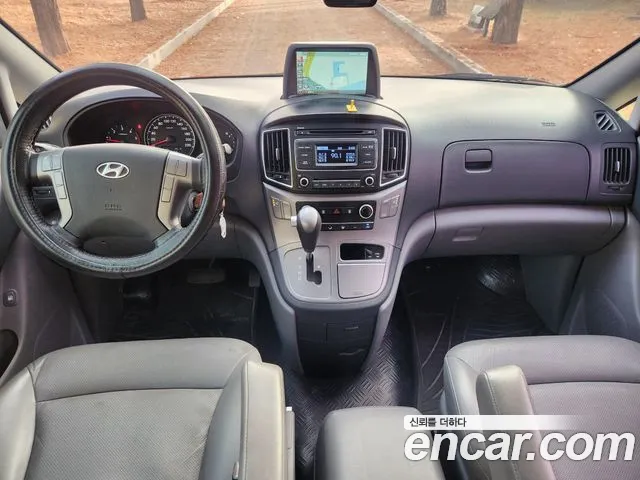 Hyundai Starex 2016 — фото 16