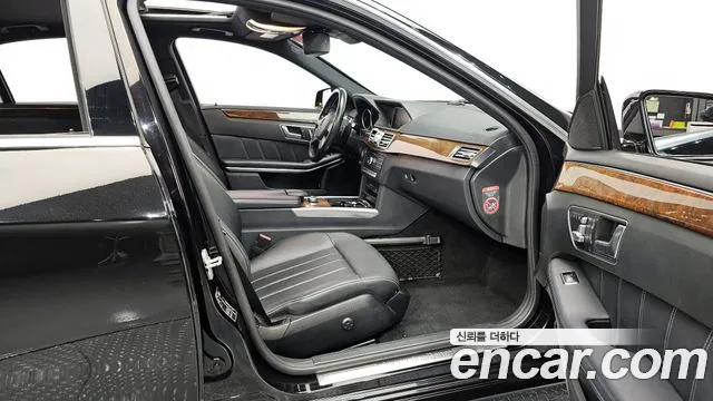 Mercedes-Benz E-Class 2016 — фото 10