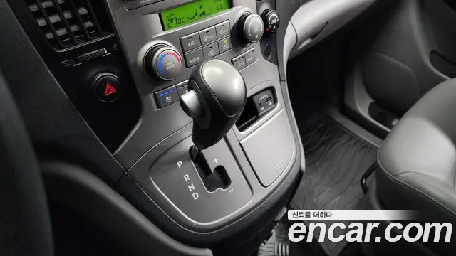 Hyundai Starex 2016 — фото 9