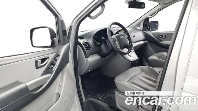 Hyundai Starex 2016 — фото 10