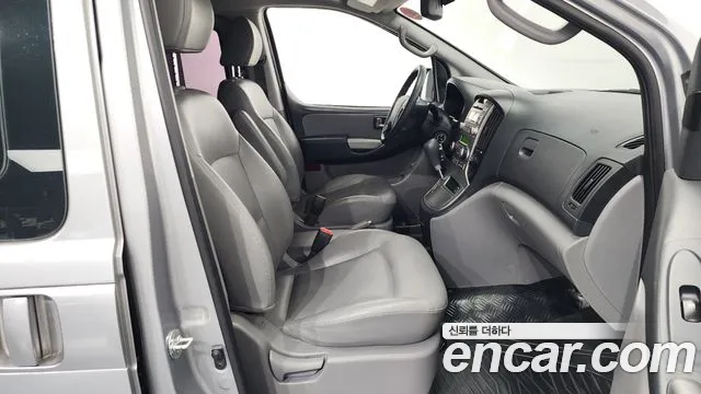 Hyundai Starex 2016 — фото 11