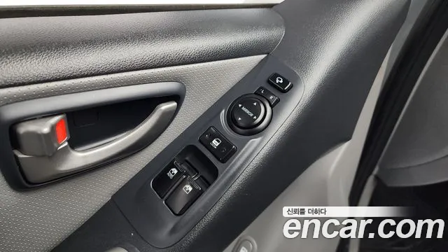 Hyundai Starex 2016 — фото 16
