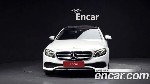 Mercedes-Benz E-Class 2017 — фото 3