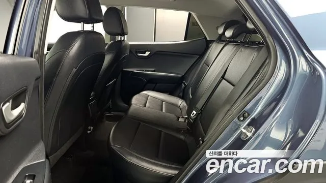 Kia Stonic 2019 — фото 12