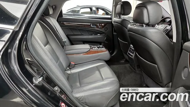 Hyundai Equus 2014 — фото 12