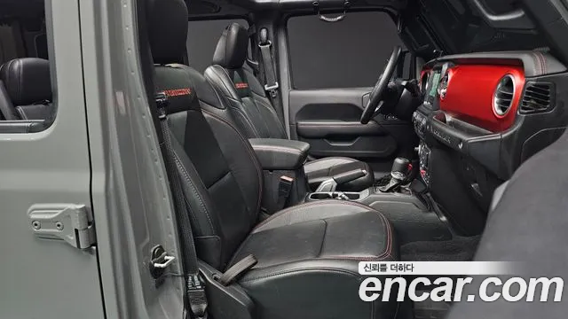 Jeep Wrangler 2019 — фото 10