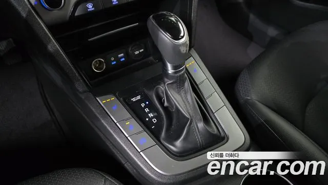 Hyundai AVANTE 2017 — фото 9