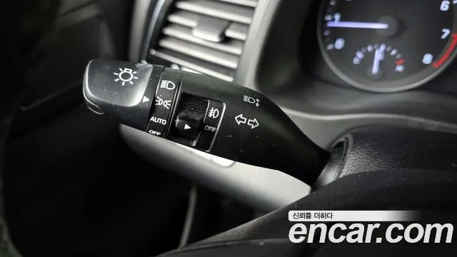 Hyundai AVANTE 2017 — фото 12