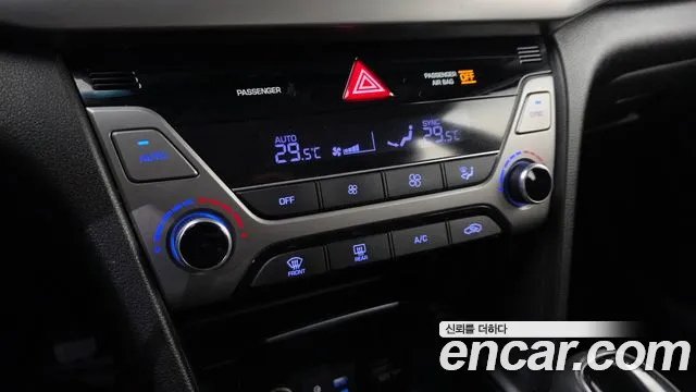 Hyundai AVANTE 2017 — фото 15