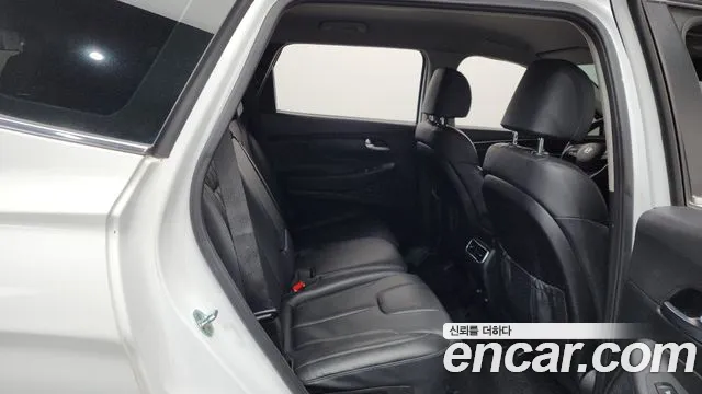 Hyundai Santafe 2023 — фото 12