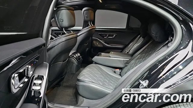 Mercedes-Benz S-Class 2023 — фото 12