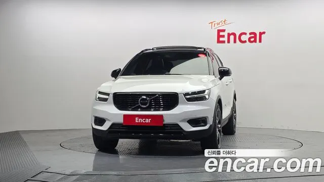 Volvo XC40 2019 — фото 3