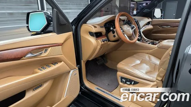 Cadillac Escalade 2017 — фото 11