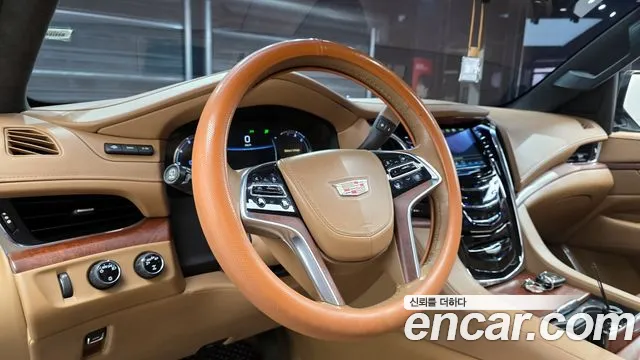 Cadillac Escalade 2017 — фото 13