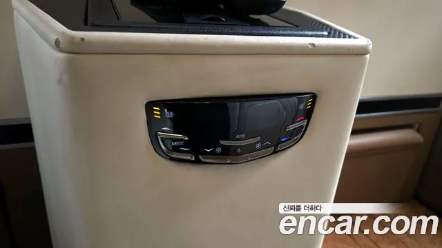Cadillac Escalade 2017 — фото 18