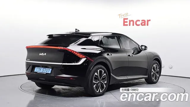 Kia EV6 2023 — фото 2