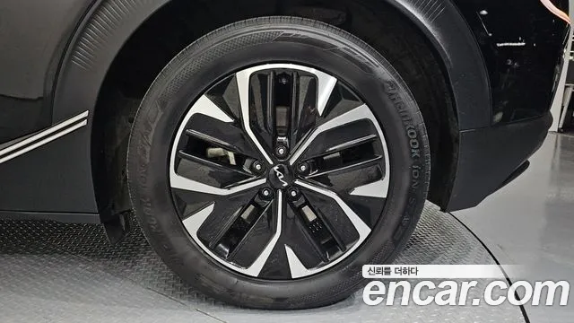 Kia EV6 2023 — фото 5