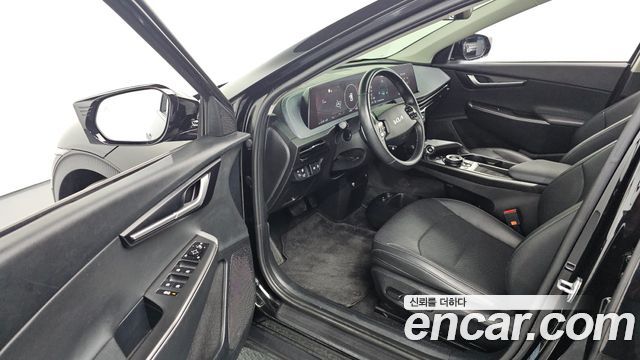 Kia EV6 2023 — фото 10