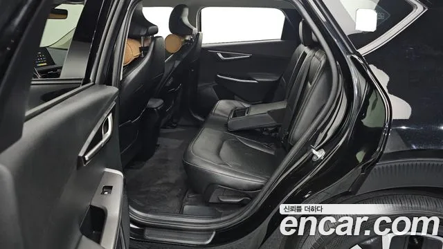 Kia EV6 2023 — фото 11