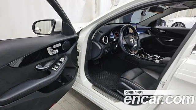 Mercedes-Benz C-Class 2016 — фото 10