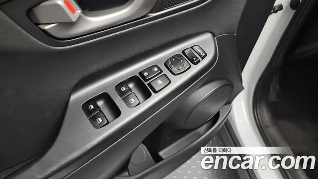 Hyundai Kona 2018 — фото 18