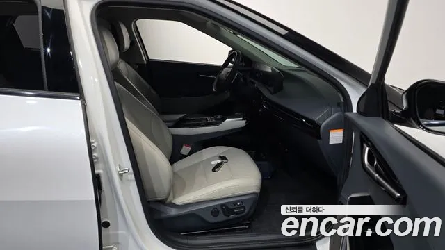 Kia EV6 2022 — фото 10
