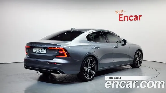 Volvo S60 2020 — фото 2