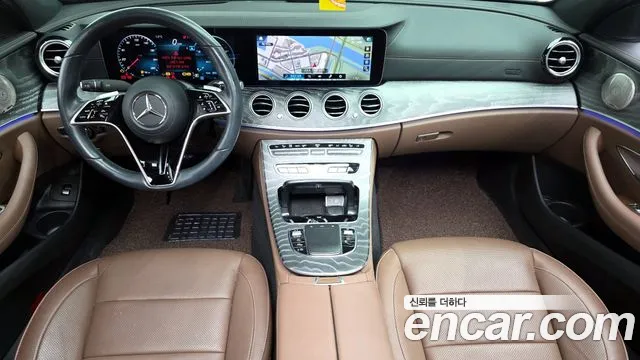 Mercedes-Benz E-Class 2023 — фото 7