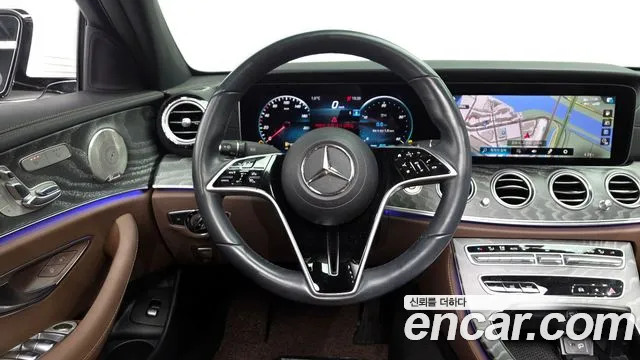 Mercedes-Benz E-Class 2023 — фото 13