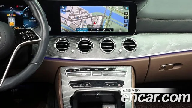 Mercedes-Benz E-Class 2023 — фото 14