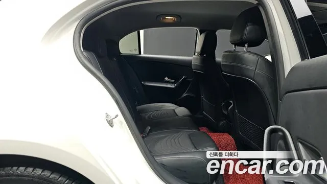 Mercedes-Benz A-Class 2019 — фото 12