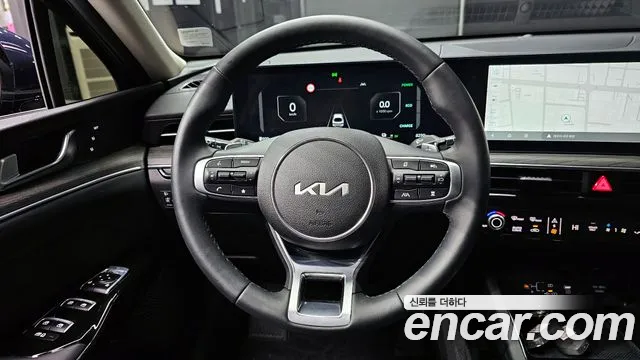 Kia K5 2025 — фото 13