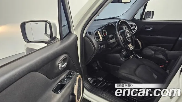 Jeep Renegade 2016 — фото 11