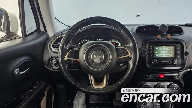 Jeep Renegade 2016 — фото 14