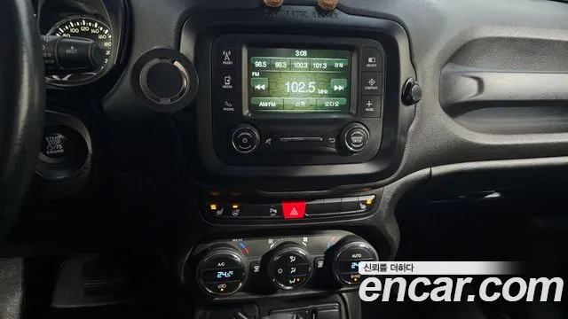 Jeep Renegade 2016 — фото 15
