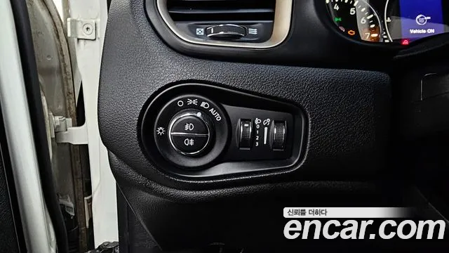 Jeep Renegade 2016 — фото 17