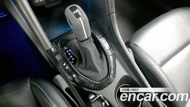Hyundai Veloster 2021 — фото 9