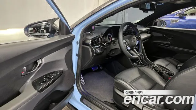 Hyundai Veloster 2021 — фото 10