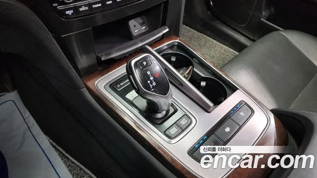 Hyundai Equus 2015 — фото 9