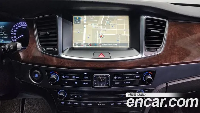 Hyundai Equus 2015 — фото 14