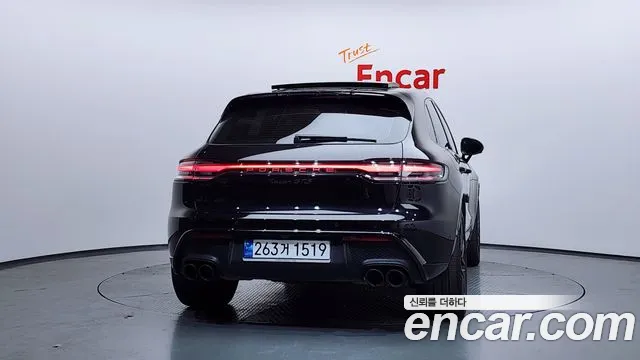 Porsche Macan 2022 — фото 4
