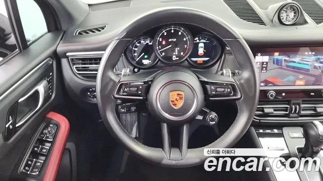 Porsche Macan 2022 — фото 13