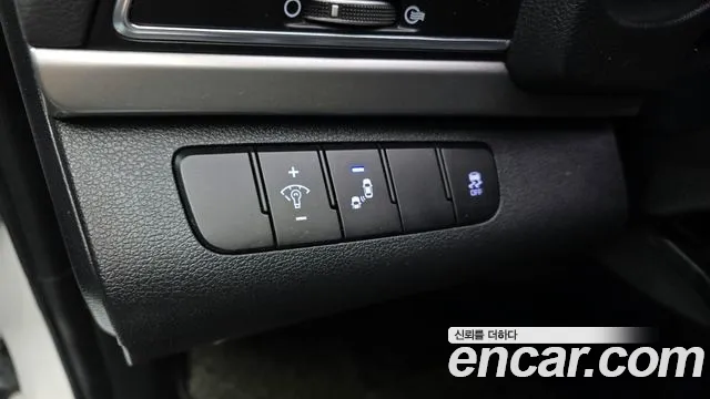 Hyundai AVANTE 2018 — фото 17