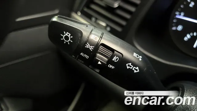 Hyundai AVANTE 2018 — фото 19