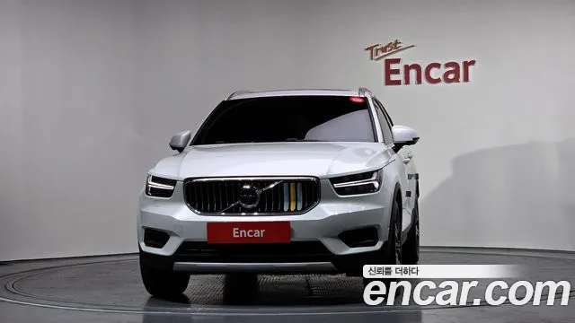 Volvo XC40 2021 — фото 3