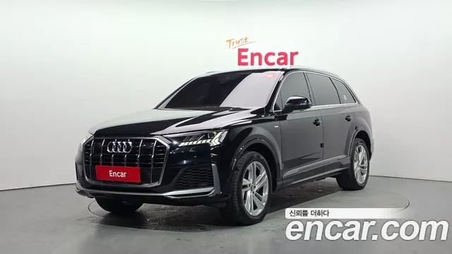 Audi Q7 2021 — фото 1