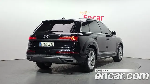 Audi Q7 2021 — фото 2