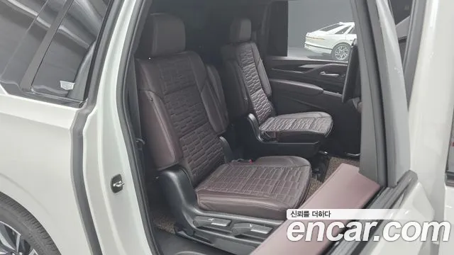 Cadillac Escalade 2023 — фото 12