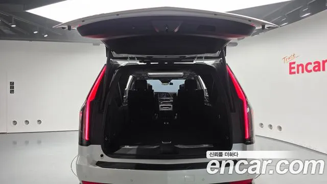 Cadillac Escalade 2023 — фото 20